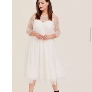 NWT wedding dress for crafty bride -has small tear